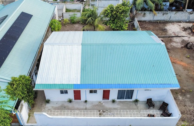 Lovely bed & breakfast with AC in Himandhoo