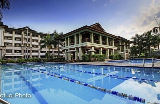 Lovely Brand New 2 bedroom condo - FREE 1 Parking