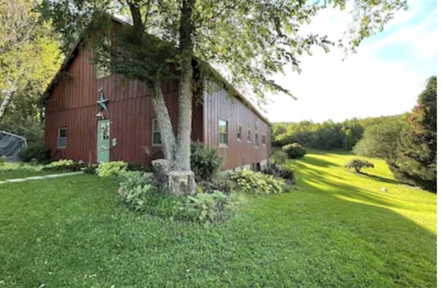 Lovely bright apartment in pastoral shaker barn