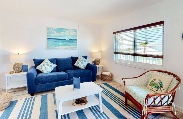 Lovely condo with pool central AC, & direct beach access