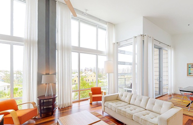 Lovely Condo with Shared Pool, High-Speed WiFi, Washer/Dryer, & Beach Access!