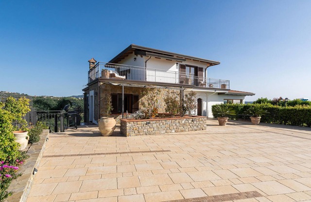 Lovely home in Agropoli