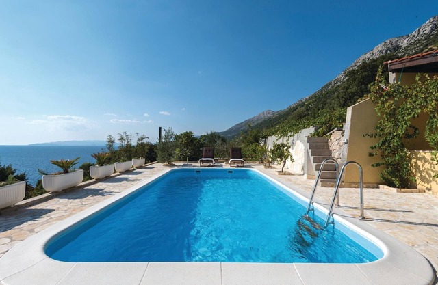 Lovely home in Dingac
