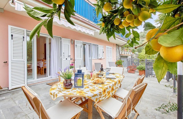 Lovely home in Dolcedo -IM- with WiFi
