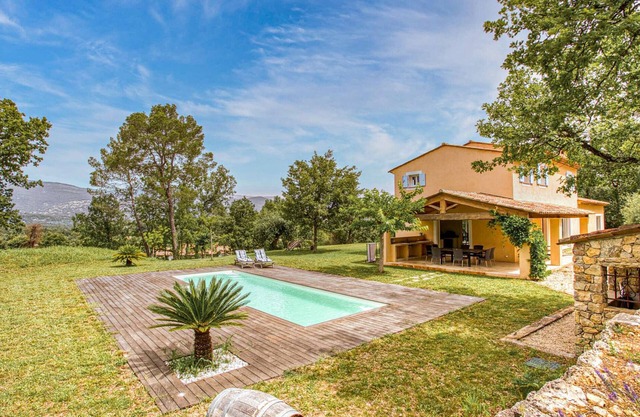 Lovely home in Fayence with WiFi