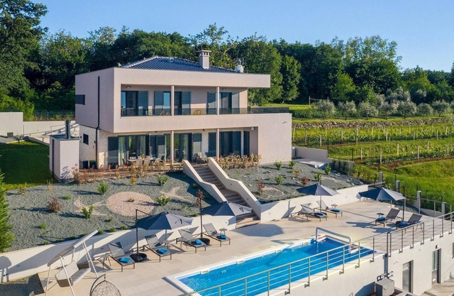 Lovely home in Labin - Rabac