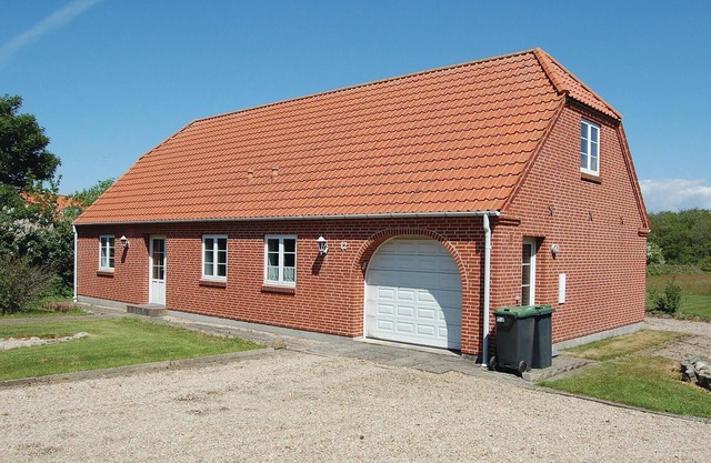 Lovely home in Nørre Nebel with WiFi