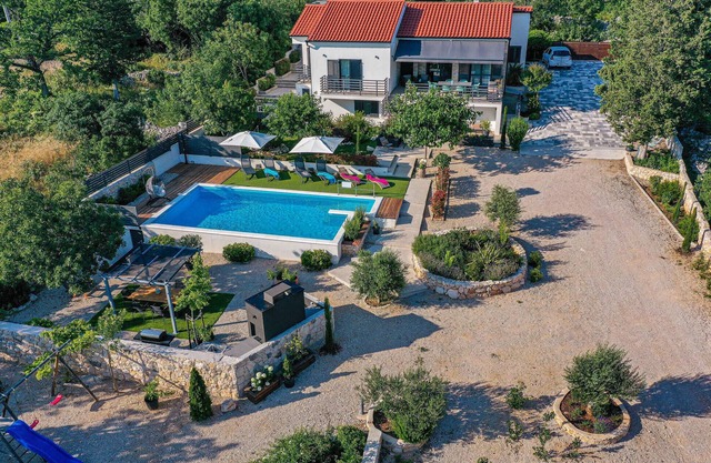 Lovely home in Sibenik