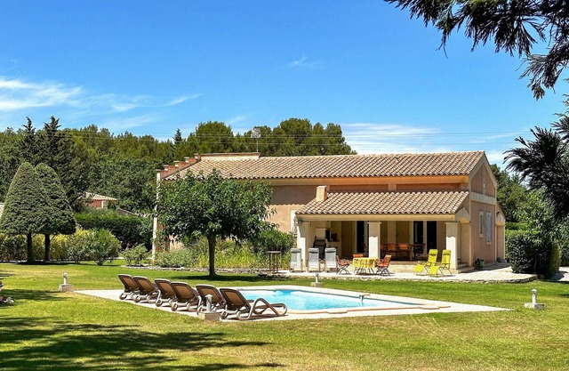 Lovely home in St. Cannat