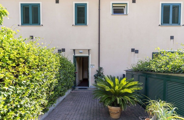 Lovely apartment for 4 people with WIFI, patio and pets allowed