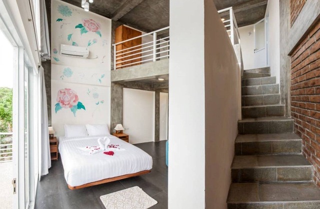 Lovely Loft Space with room for four people Unit #2