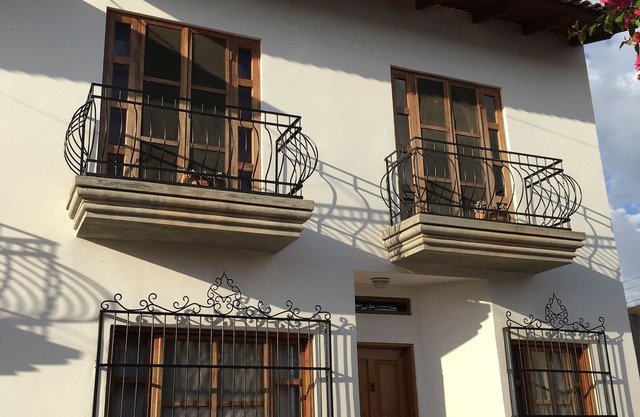 Lovely Modern 2 Bdrm Centrally Located Townhouse with All Amenities