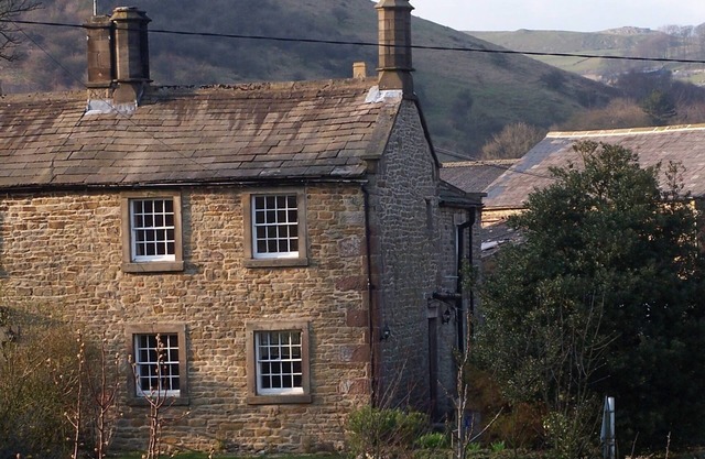 Lovely period Holiday cottage in Peak District with free wi-fi broadband