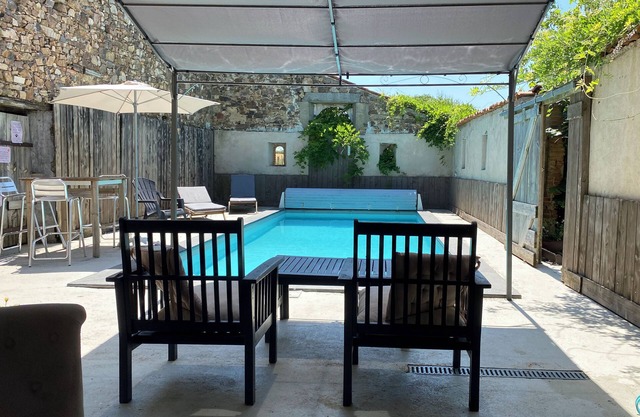 Lovely room with private pool for you all evening at night in the countryside