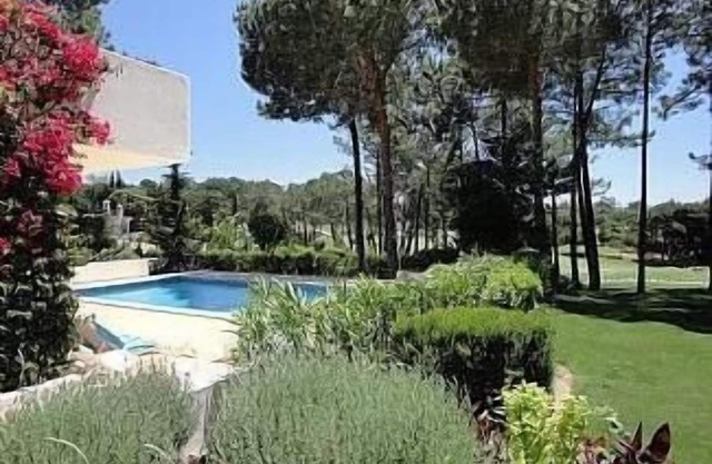Lovely Villa, Inspiring Views, private,peaceful,Quinta do Lago,Beach and Lake.