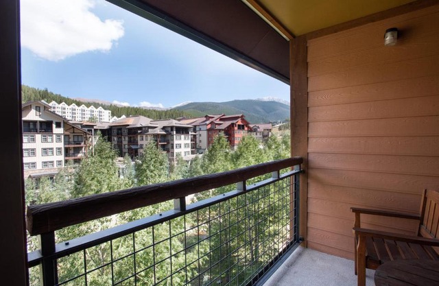 Lovely Zephyr Mountain Lodge condo with Continental Divide and Village Views condo