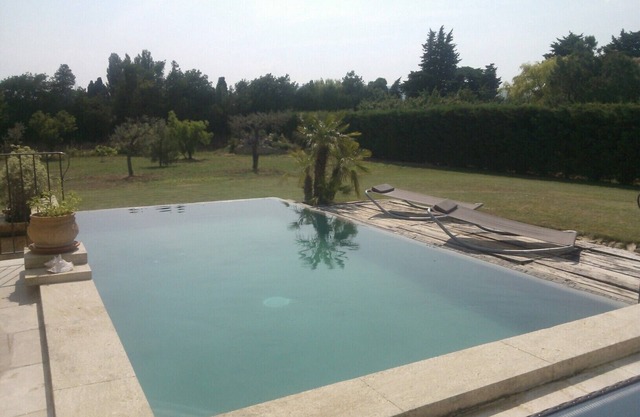 LUBERON Beautiful air-conditioned provencal house with private pool in the countryside