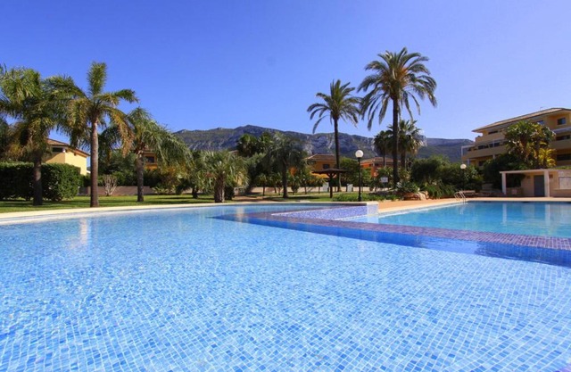 Lujoso Triplex Residencial Azahares by costablancarent