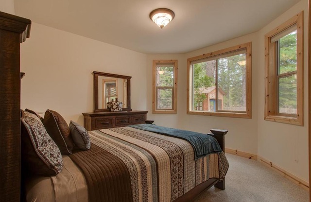 Lukins Lodge - Three Bedroom Home