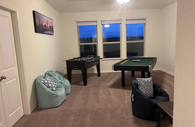 Lush 7-BR, Home Theater/Game Room near Seaworld/Six Flags -St2-