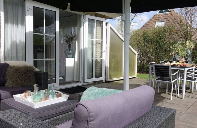 Lush holiday home in Earnewâld