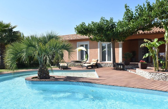 Lush Villa in Pierrerue with Private Pool & Centre Nearby