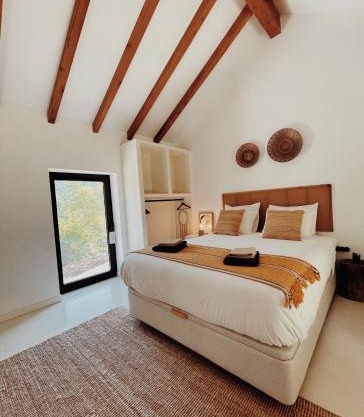 Lusterra Country House