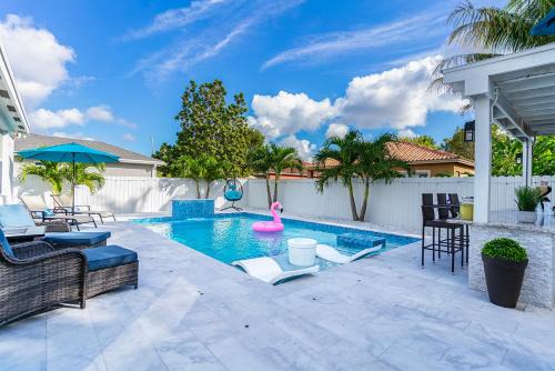 Lux Backyard/Heated Pool/Everglades/Speedway/Keys!