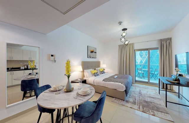 ★Lux BnB I Studio I DIFC I Balcony I Tennis★