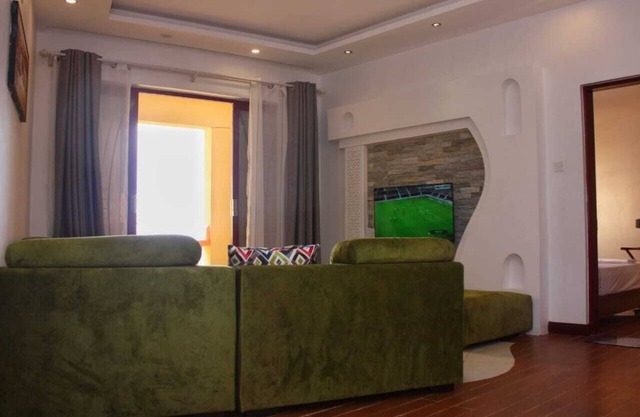 Lux Suites Jaanst Eden Beachfront Apartments