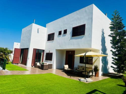 Lux Villa with Year-Round Heated Pool & Game Room