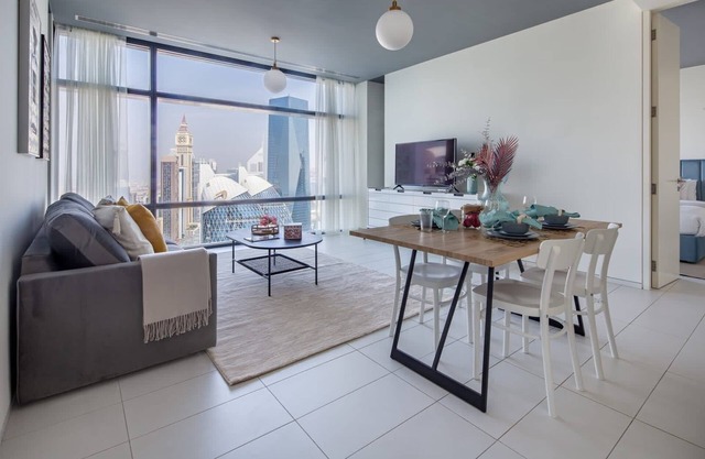 Luxe 1BR Residence w/ Stunning Cityscape in DIFC