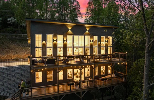 LUXE, Breathtaking Mountains View, HotTub, FirePit, FirePit Table, Pool Table