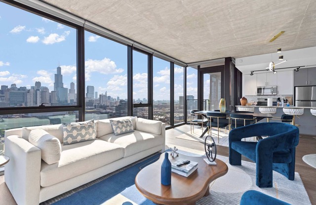 Luxe Group Getaway, Steps from West Loop's Best