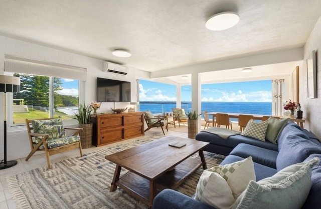 Luxe Oceanfront Apartment. Suncrest 3 is Yamba's best!