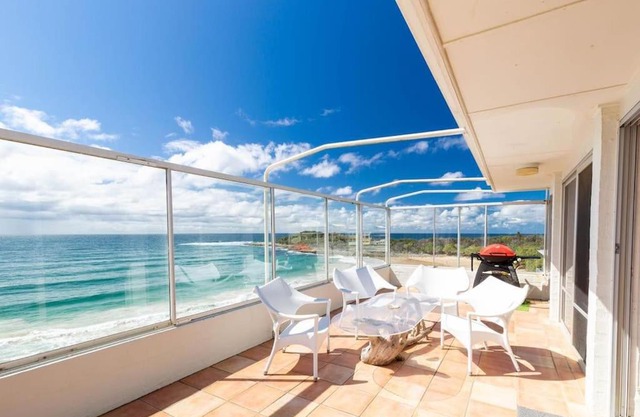 Luxe Oceanfront Penthouse! Yamba's best Suncrest 5