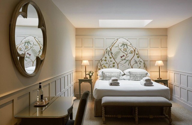 Luxe Southrop Stay - Boutique Cotswold Base