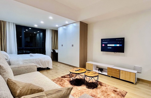 Luxe Studio ~ Pool + Gym ~