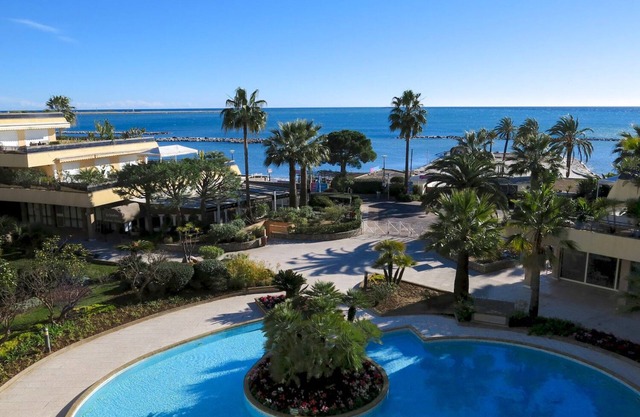 Luxory apartment on the beach