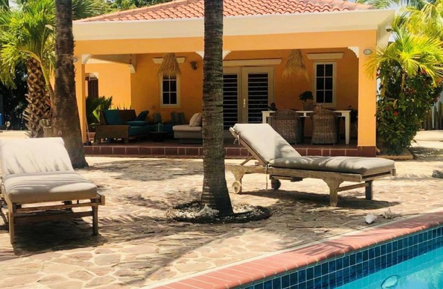 Luxoury Divers & surfers paradise, small exclusive resort