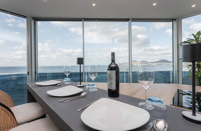 Luxury facing Las Canteras Beach