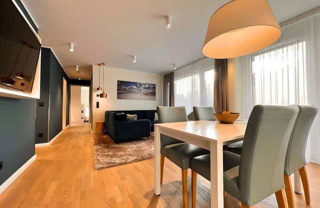 Luxuriös Ausgestattete Ferienwohnung für Max. 4 Personen. Pool, Strand und Sauna