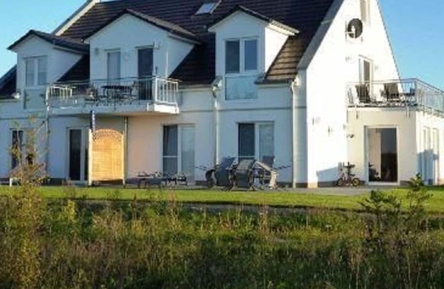 Luxuriöse Ferienwohnung im OG der Villa Royal