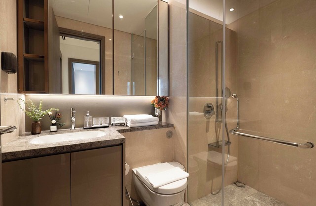 Luxurious 1+ Bedroom at the MarQ District 1
