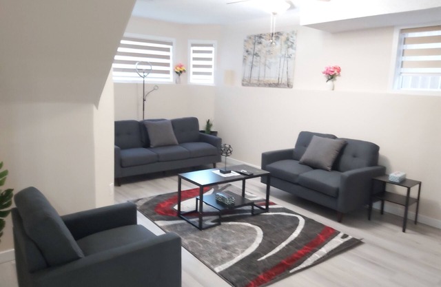 Luxurious 2 BDRMS Basement Legal Suite