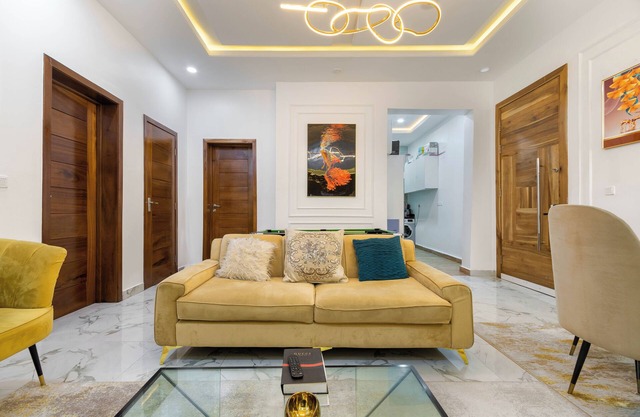 luxurious 2 bedroom in Ikate phase one