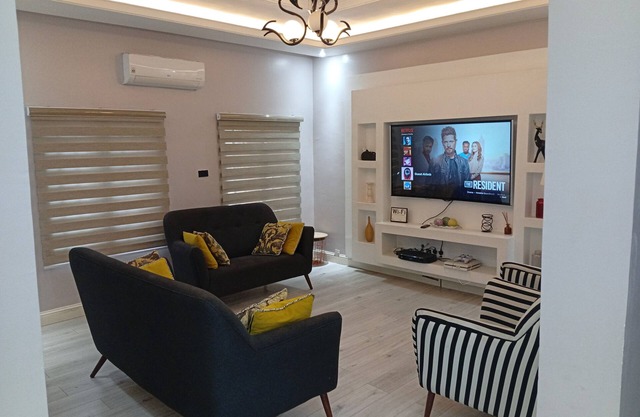 Luxurious 3-bedroom house in Guzape with WiFi, AC