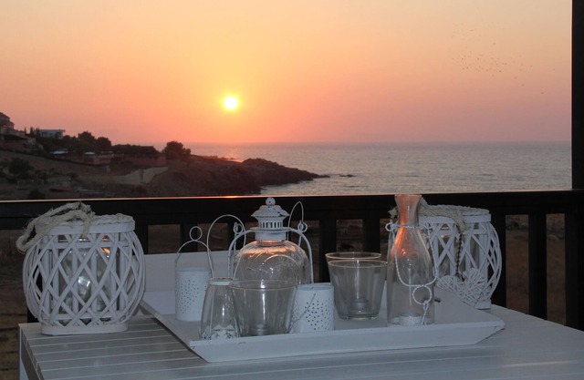 Luxurious 3 room apartment, Rethymno, Panormos with sea view and patio.