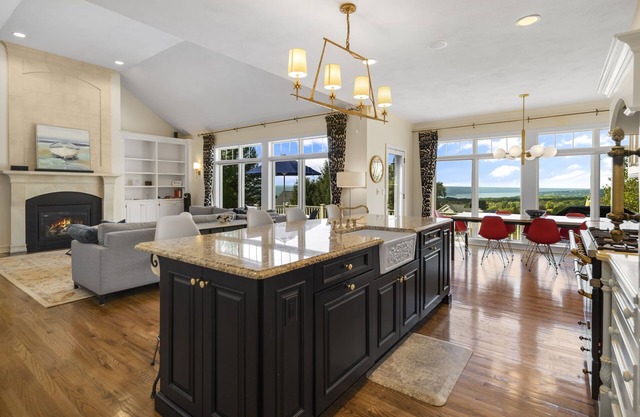 Luxurious 4-bedroom home with stunning sunsets with Fitness and Media rooms!