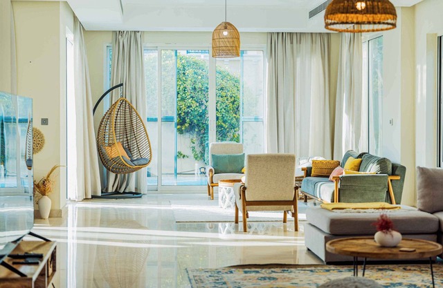 LUXURIOUS 4 BEDROOM VILLA WITH POOL & JACUZZI
